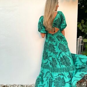 Omika Ila Tiered Open-Back Dress M green floral maxi dress bubble sleeves Anthro